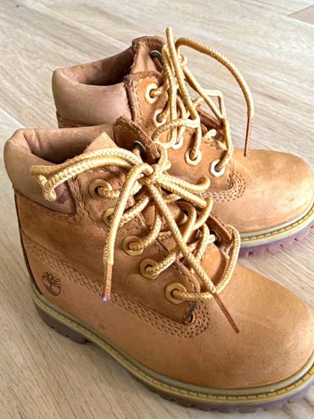 Timberland Kids Wheat/Tan Lace-Up Boots bou girl